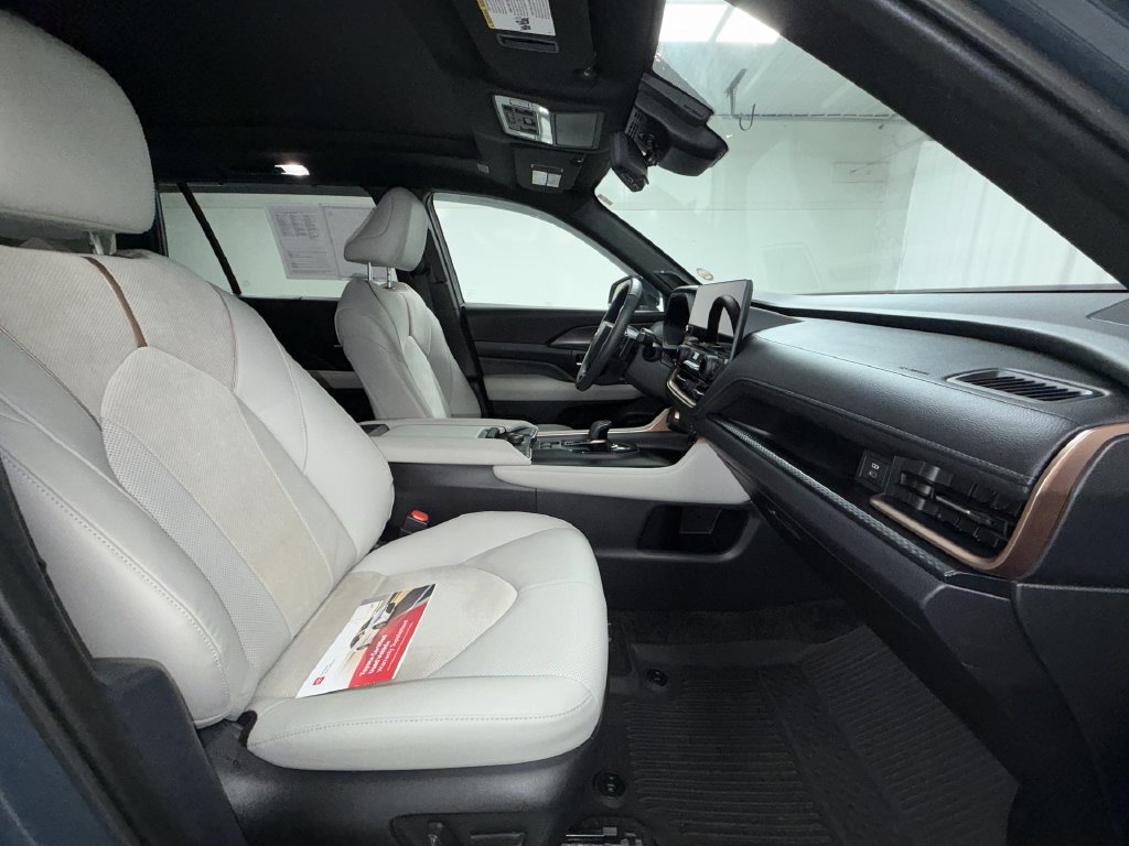 Certified 2025 Toyota Grand Highlander AWD Hybrid image 20