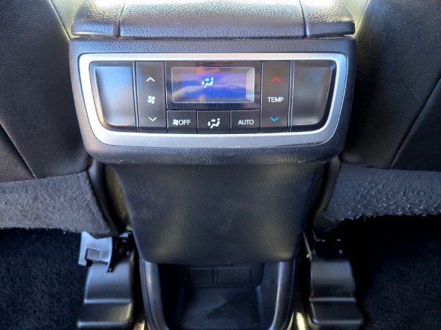 Used 2019 Toyota Highlander Plus AWD/4WD image 15