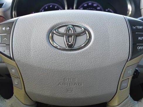 Used 2011 Toyota Avalon Limited FWD image 15