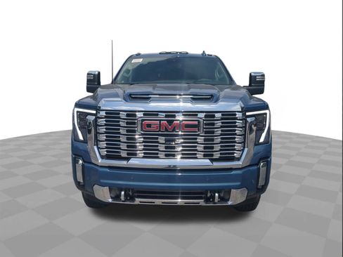 New 2025 GMC Sierra 2500 Denali w/ Denali Reserve Package image 15