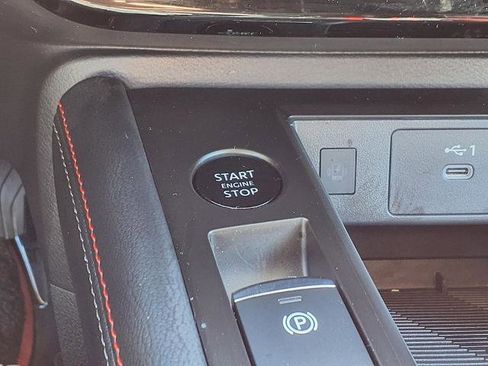 Certified 2025 Nissan Kicks SR AWD/4WD image 8