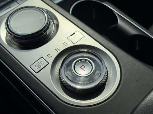 Used 2025 Genesis GV70 2.5T image 6