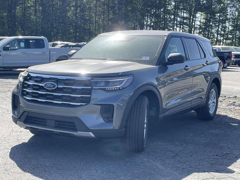 New 2026 Ford Explorer Active RWD image 5