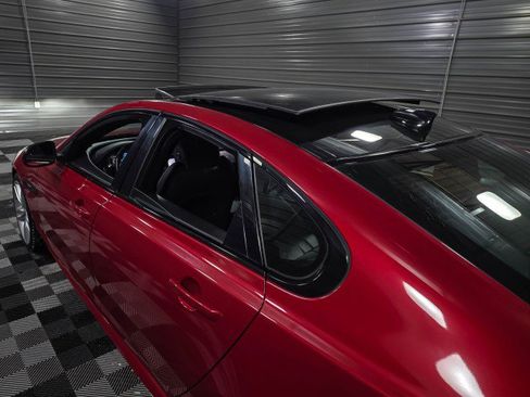 Used 2017 Jaguar XF R-Sport image 10