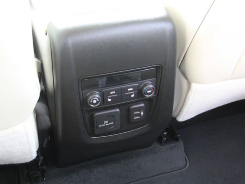 Used 2023 Buick Enclave Avenir w/ Avenir Technology Package image 20