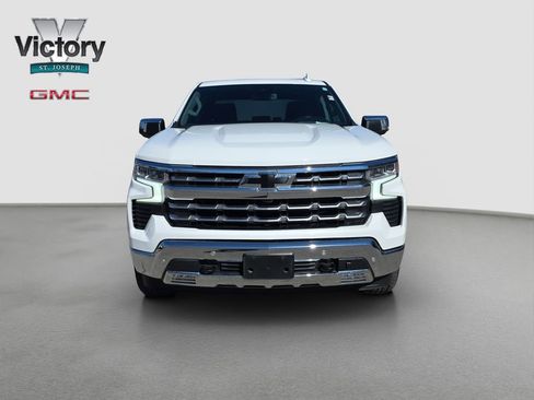 Used 2023 Chevrolet Silverado 1500 LTZ AWD/4WD image 2