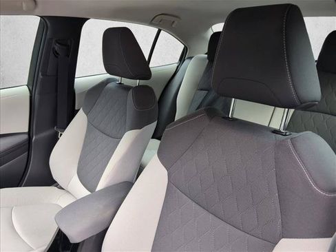 Used 2020 Toyota Corolla LE FWD image 9