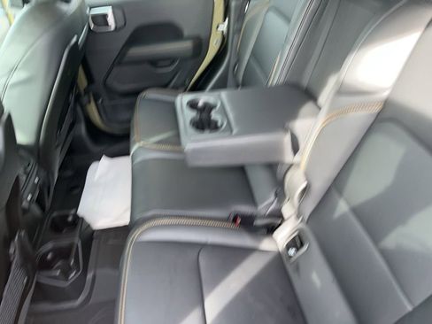 New 2025 Jeep Gladiator Sport image 39