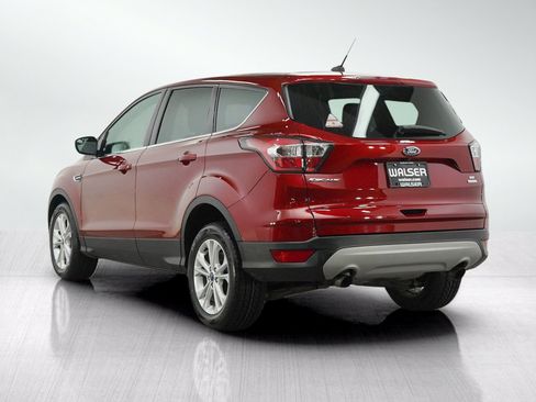 Used 2017 Ford Escape SE w/ SE Cold Weather Package FWD image 3