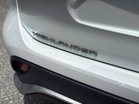 Used 2023 Toyota Highlander XSE image 7