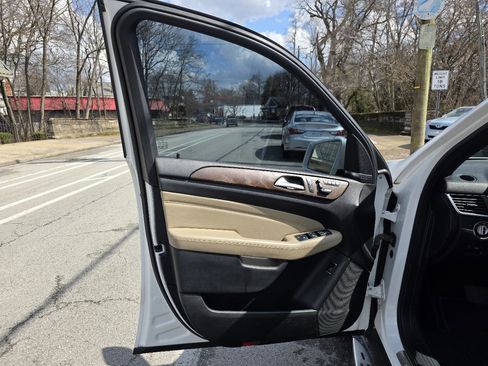 Used 2015 Mercedes-Benz ML 350 2WD image 26