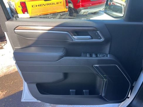 Used 2022 Chevrolet Silverado 1500 LT image 19