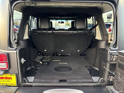 Used 2016 Jeep Wrangler Unlimited Sport image 12