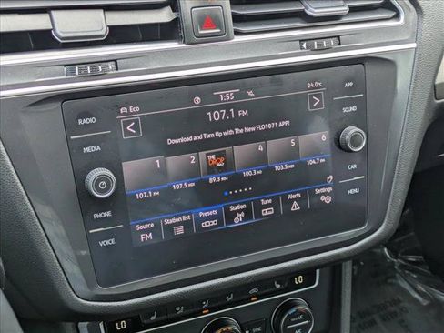 Used 2021 Volkswagen Tiguan SE w/ Panoramic Sunroof Package AWD/4WD image 12