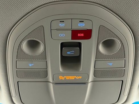 Used 2026 Genesis G70 2.5T Prestige image 28