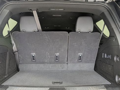 Used 2025 GMC Yukon Denali image 24