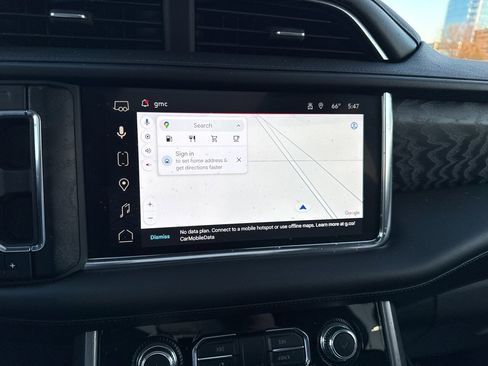 Used 2023 GMC Yukon XL Denali w/ Denali Reserve Package image 12