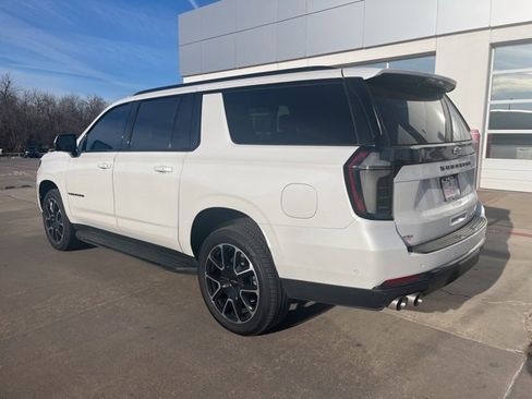 Used 2025 Chevrolet Suburban RST w/ Comfort Package image 6