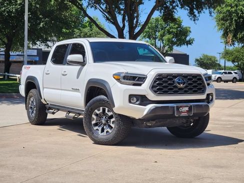 Used 2023 Toyota Tacoma TRD Off-Road w/ Technology Package AWD/4WD image 2