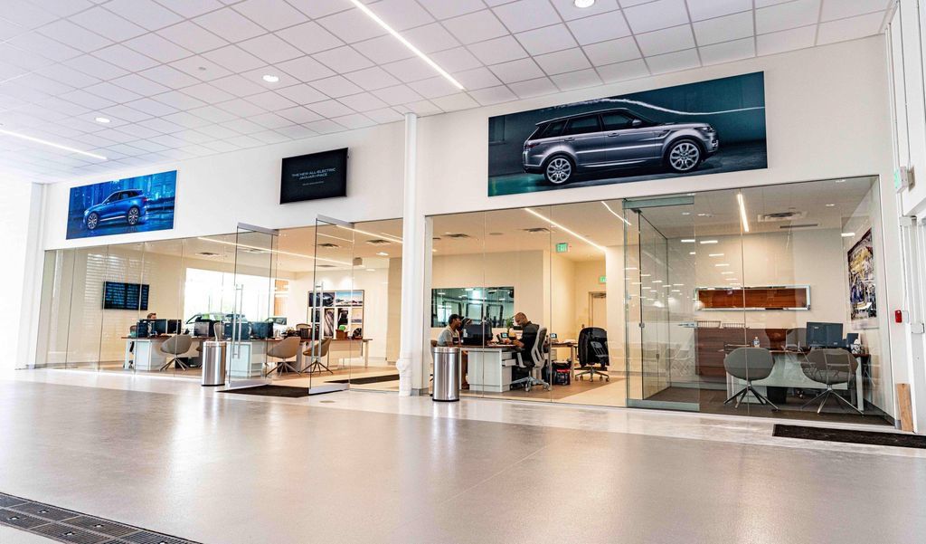 New 2026 Land Rover Range Rover Sport Dynamic SE AWD/4WD image 33