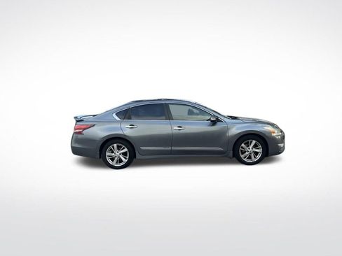 Used 2014 Nissan Altima 2.5 SL w/ Technology Package FWD image 4