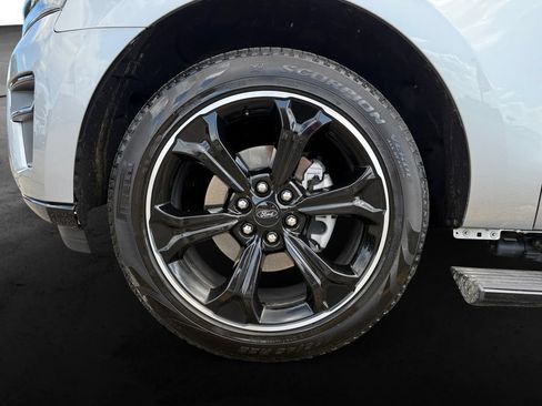 Used 2024 Ford Expedition Limited AWD/4WD image 12