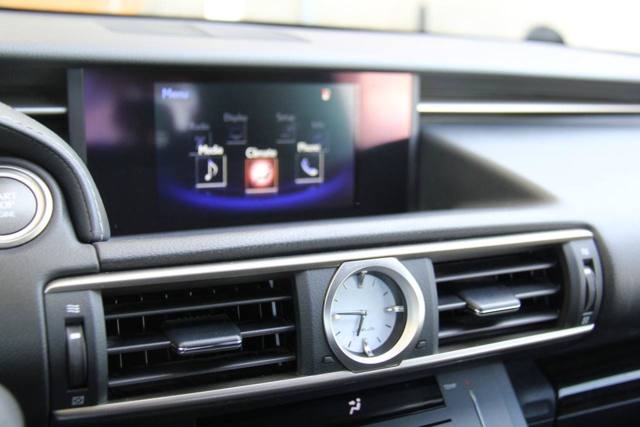 Used 2016 Lexus RC 200t RWD image 12