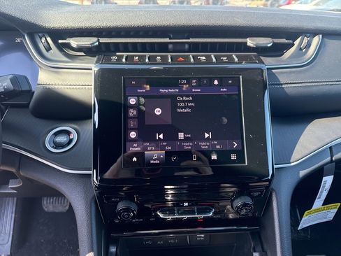 New 2026 Jeep Grand Cherokee Laredo image 12