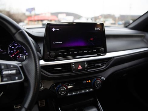 Used 2022 Kia Forte GT-Line w/ GT-Line Technology Package image 13