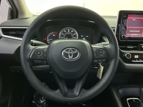 Used 2021 Toyota Corolla LE FWD image 31