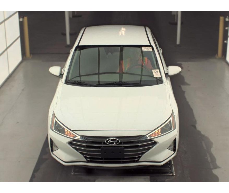 Used 2020 Hyundai Elantra SE w/ Cargo Package (C1) FWD image 2