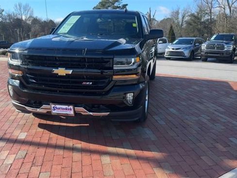 Used 2018 Chevrolet Silverado 1500 LT w/ Texas Edition image 6