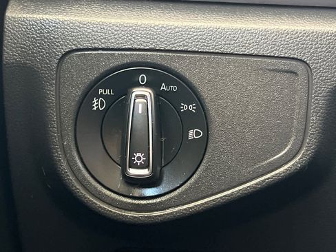Used 2018 Volkswagen Atlas SE FWD image 31