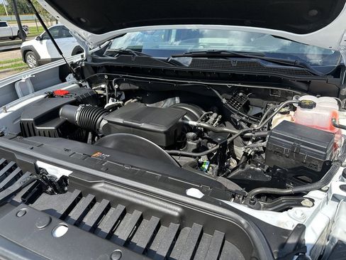 Used 2025 Chevrolet Silverado 2500 Custom w/ Custom Value Package image 10