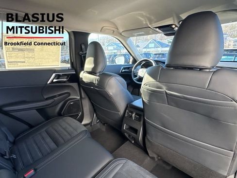 New 2026 Mitsubishi Outlander SE AWD/4WD image 17