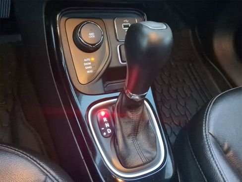 Used 2018 Jeep Compass Latitude w/ Popular Equipment Group image 32