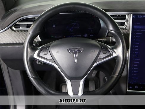 Used 2017 Tesla Model X 75D image 3