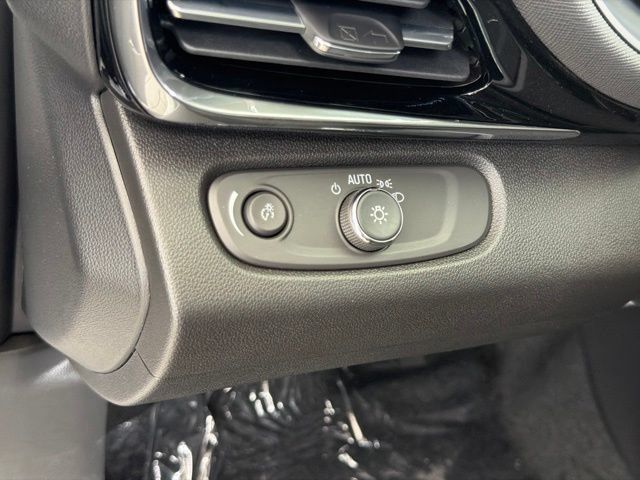 New 2026 Buick Envista Sport Touring w/ Convenience I Package FWD image 21