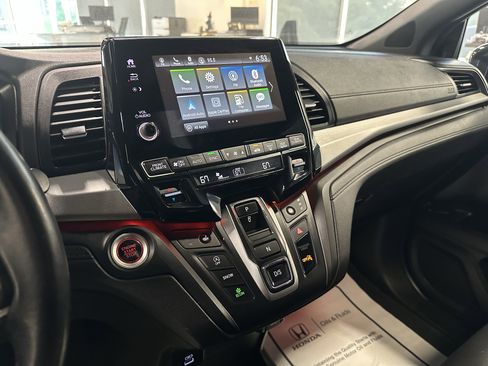 Used 2023 Honda Odyssey Sport image 11