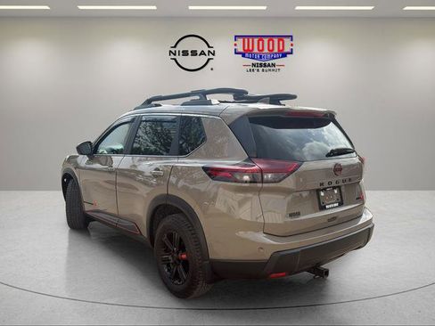 Used 2025 Nissan Rogue SV image 4