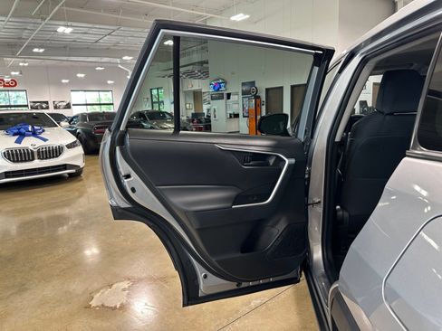 Used 2025 Toyota RAV4 LE AWD/4WD image 31
