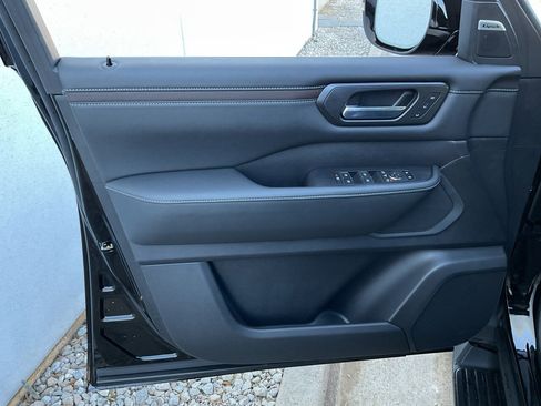 New 2026 Nissan Armada SL image 12