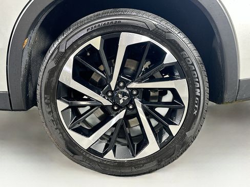 Used 2024 Mitsubishi Outlander SE Black Edition image 11