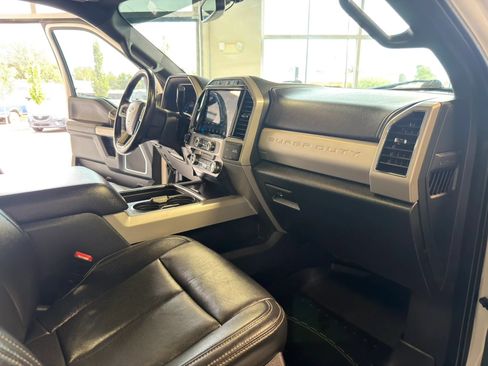 Used 2022 Ford F250 Lariat w/ Lariat Ultimate Package AWD/4WD image 22