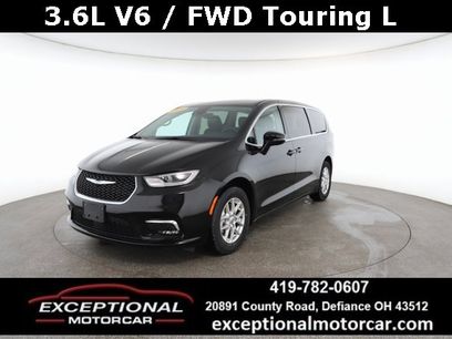 Used 2024 Chrysler Pacifica Touring-L