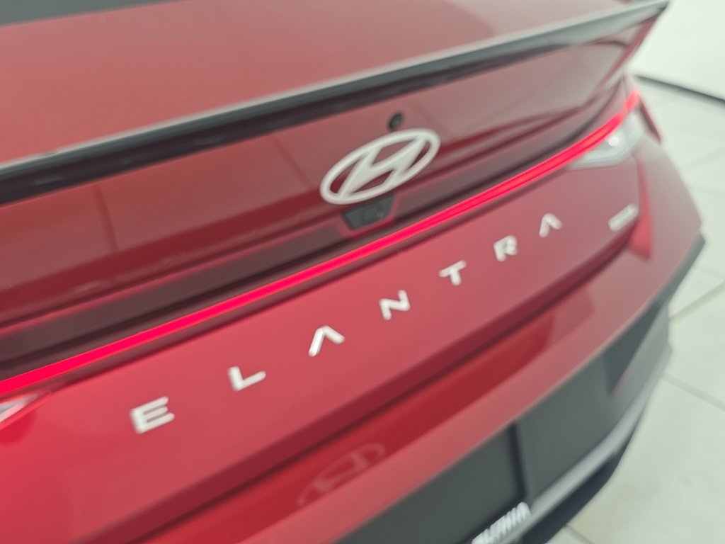 Certified 2025 Hyundai Elantra SEL FWD image 10