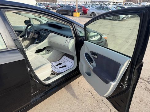 Used 2010 Toyota Prius Three FWD image 12