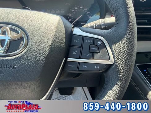 Used 2025 Toyota Sienna XLE w/ XLE Plus Package AWD/4WD image 27