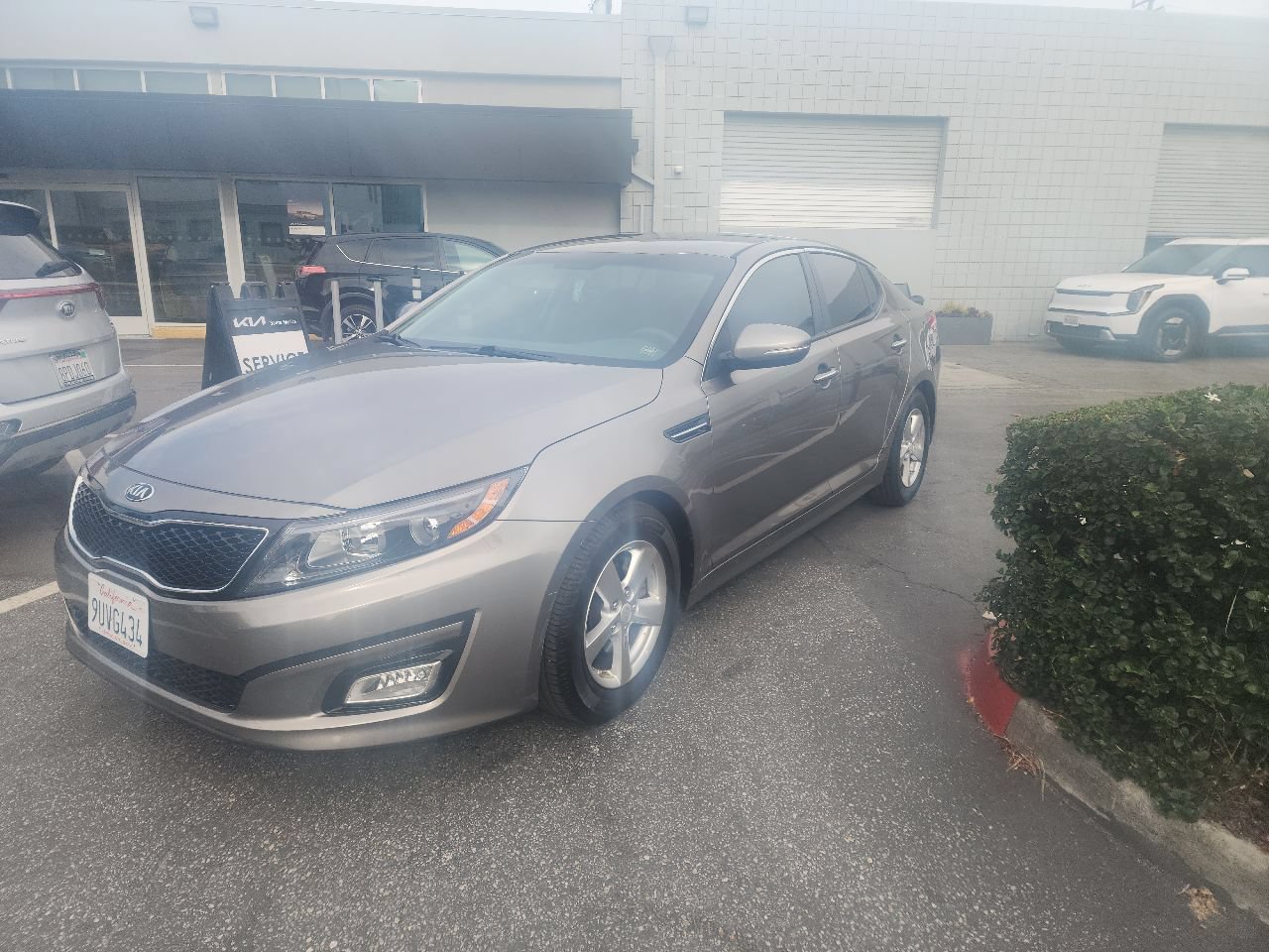 Used 2015 Kia Optima LX FWD image 1