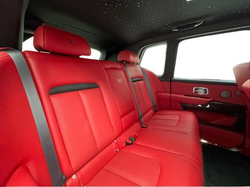 Used 2025 Rolls-Royce Cullinan Black Badge AWD/4WD image 34